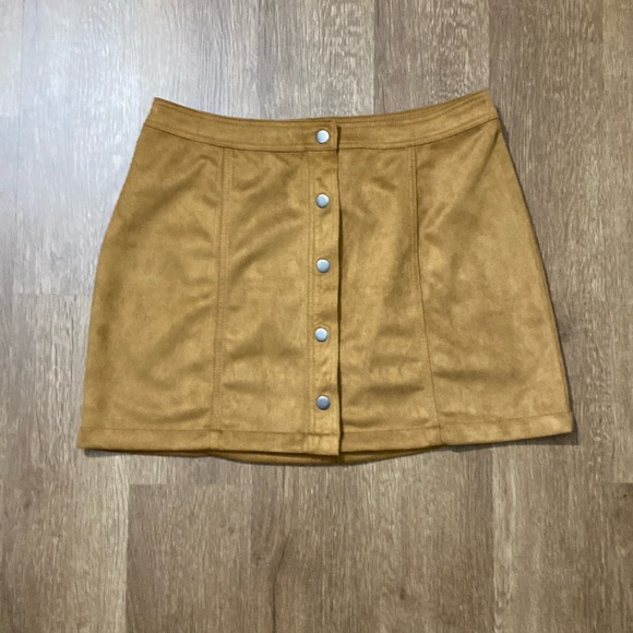 No boundaries xl faux suede caramel colored mini skirt - Picture 1 of 3